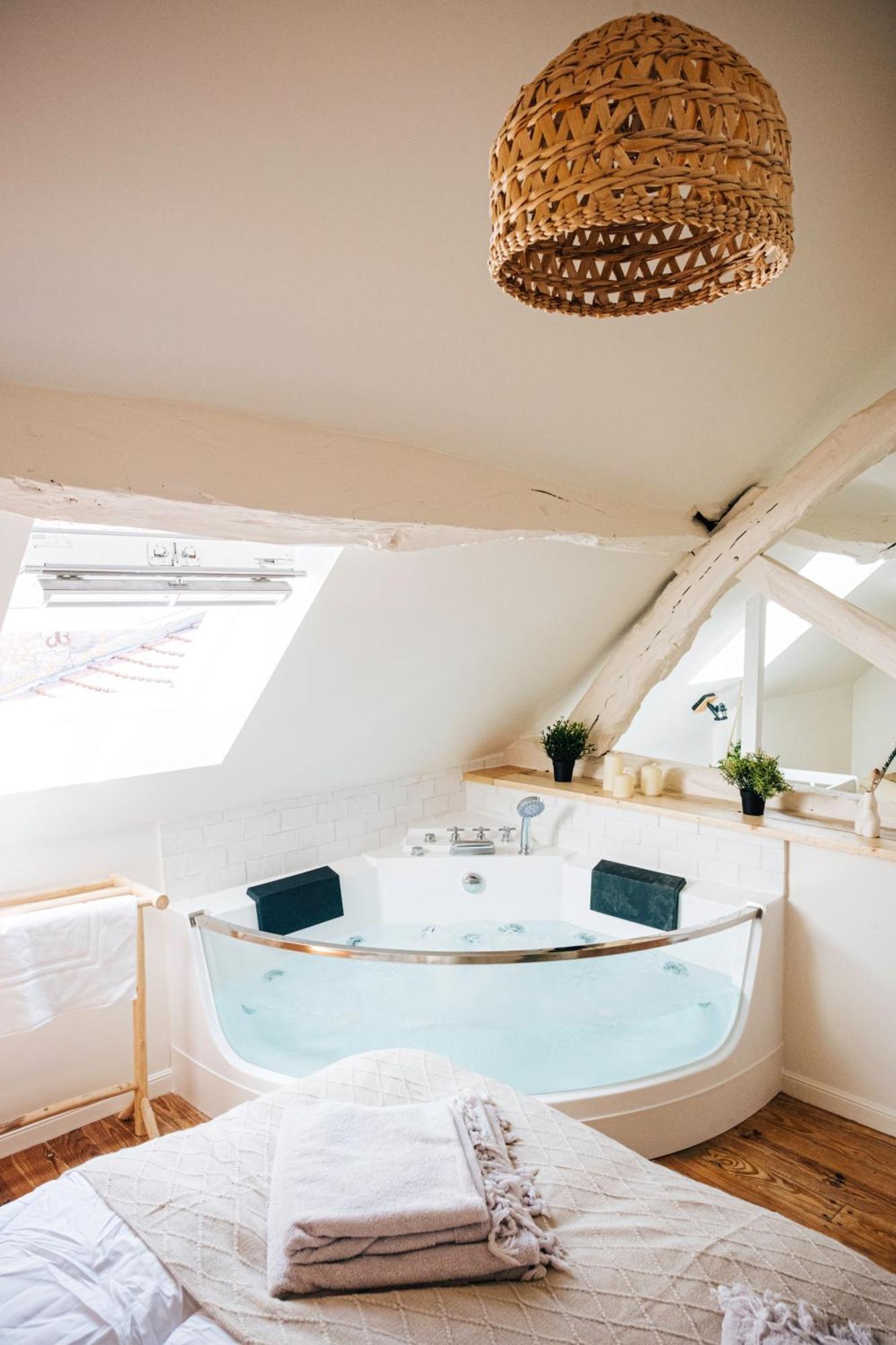Loveroom Du Perche : Maison Avec Balneo Moulins-la-Marche 外观 照片